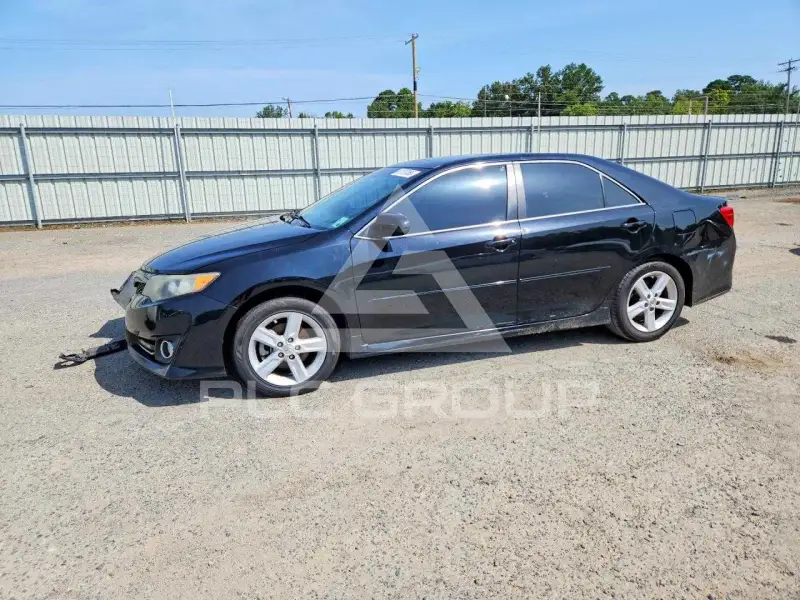 2014 Toyota CAMRY фото