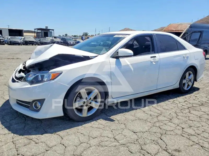 2014 Toyota CAMRY фото