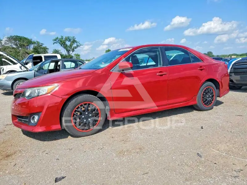 2014 Toyota CAMRY фото