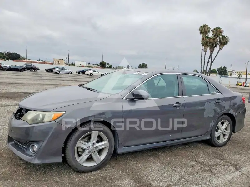 2014 Toyota CAMRY фото
