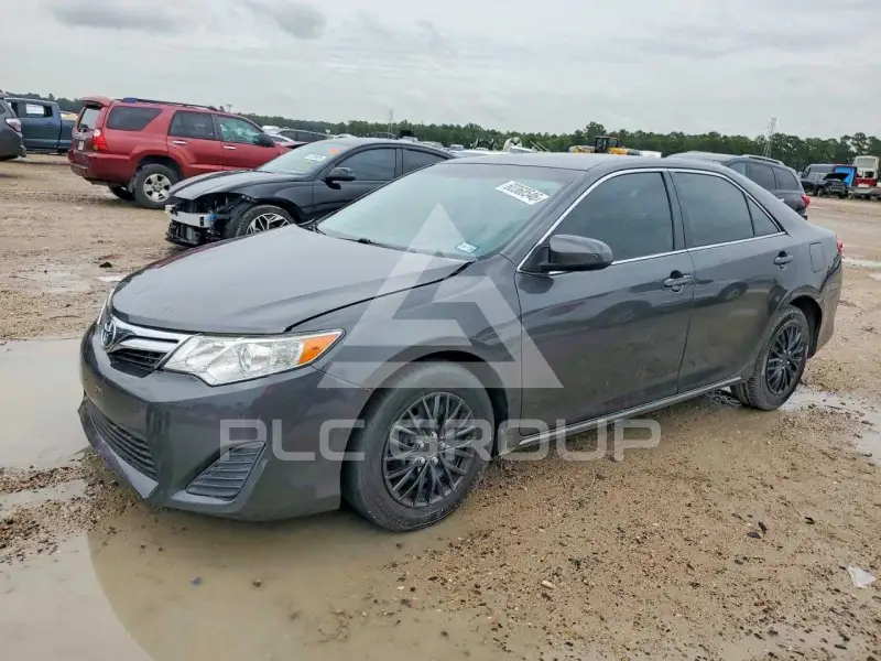 2014 Toyota CAMRY фото