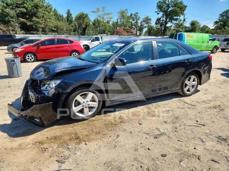 2014 Toyota CAMRY фото