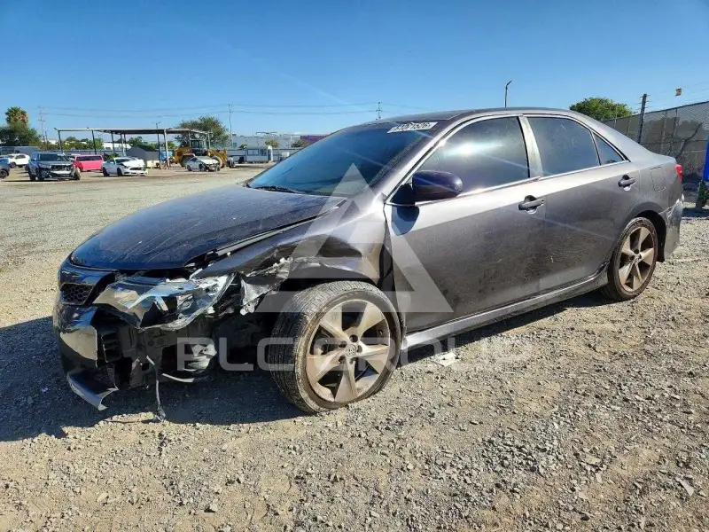 2014 Toyota CAMRY фото