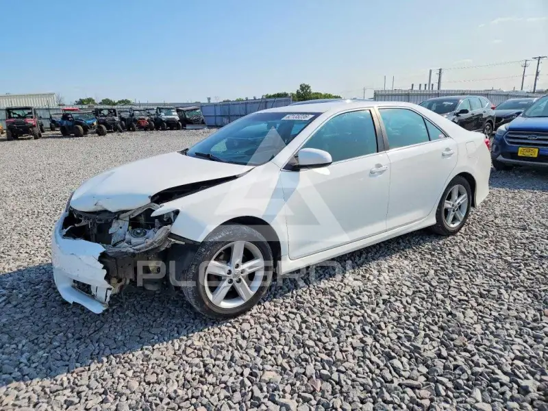 2014 Toyota CAMRY фото