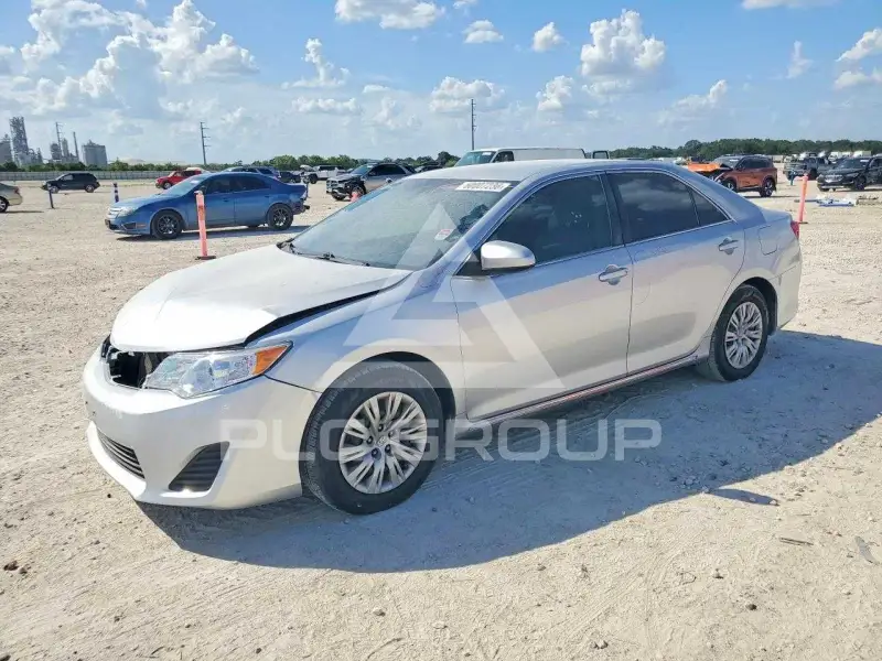 2014 Toyota CAMRY фото