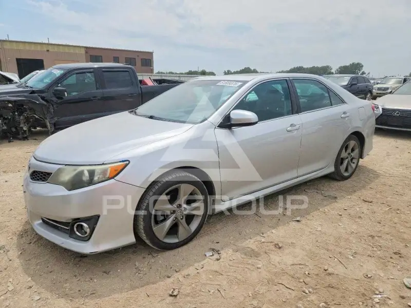 2014 Toyota CAMRY photo
