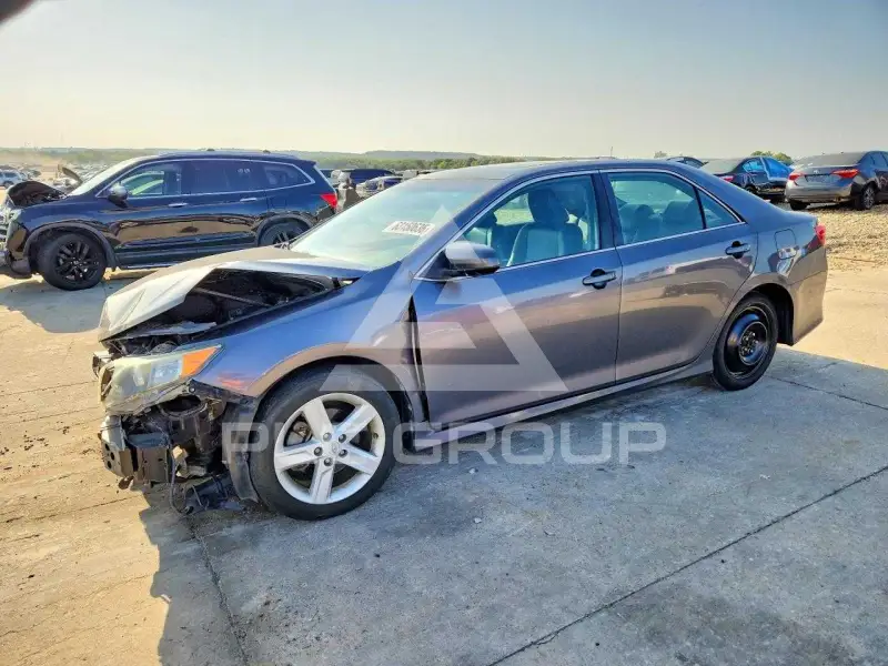 2014 Toyota CAMRY фото
