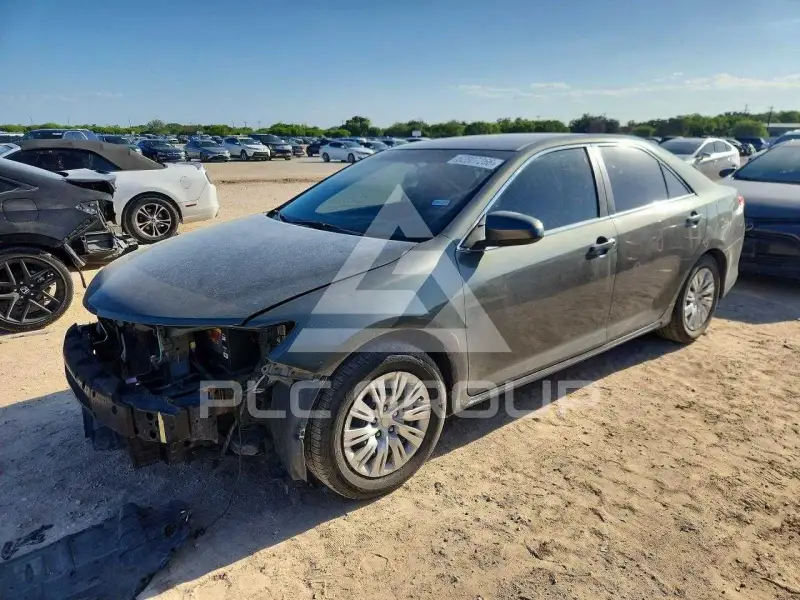 2014 Toyota CAMRY photo