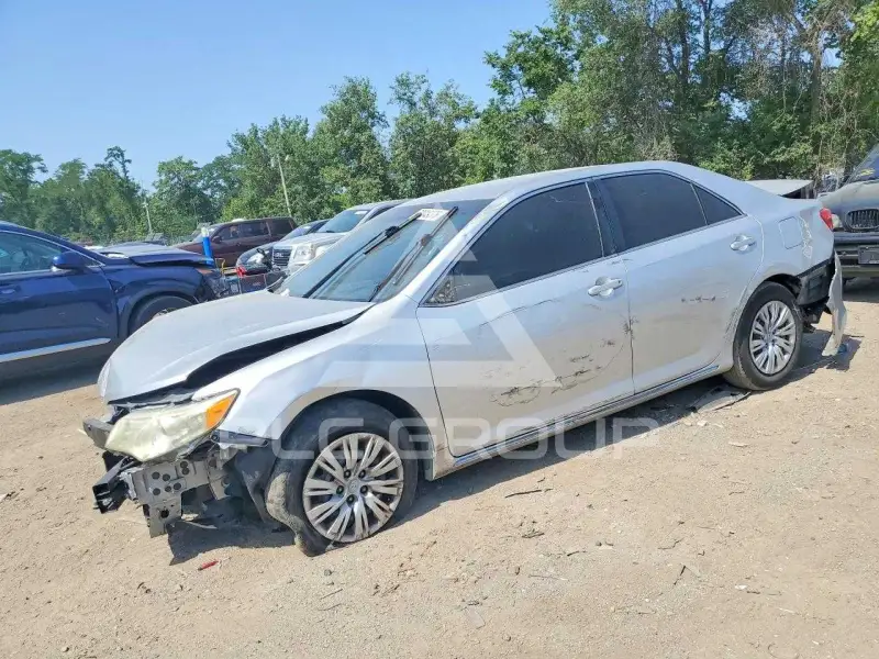 2014 Toyota CAMRY фото