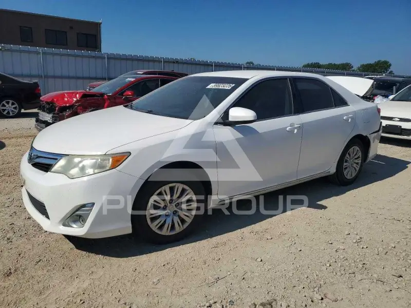 2014 Toyota CAMRY photo