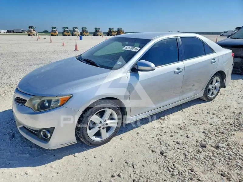 2014 Toyota CAMRY фото