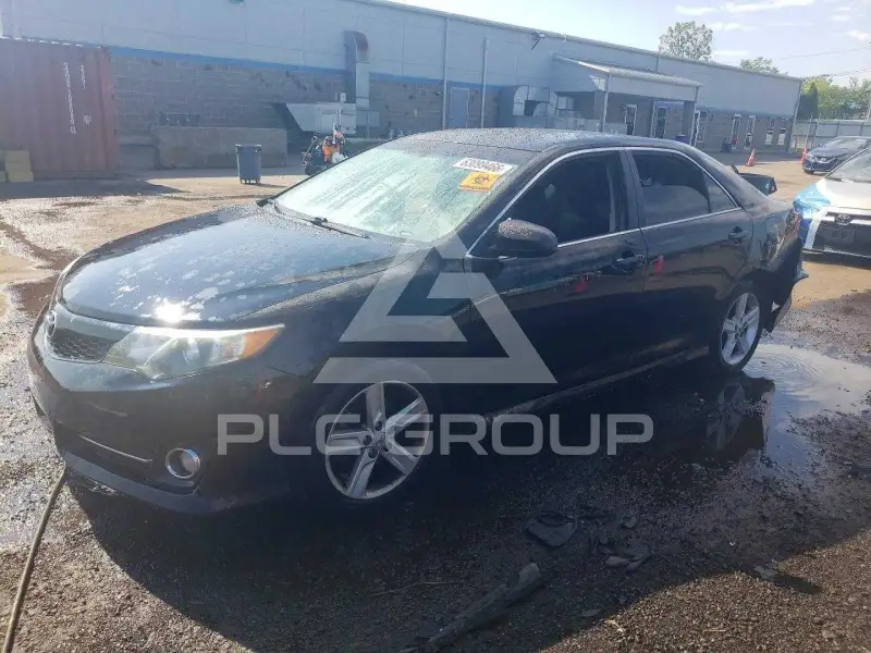 2014 Toyota CAMRY photo