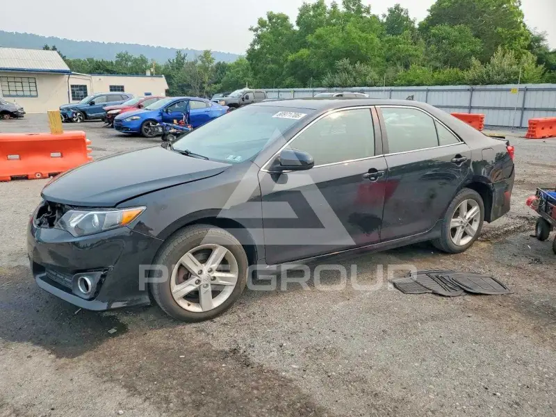 2014 Toyota CAMRY фото