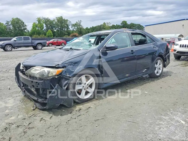 2014 Toyota CAMRY фото