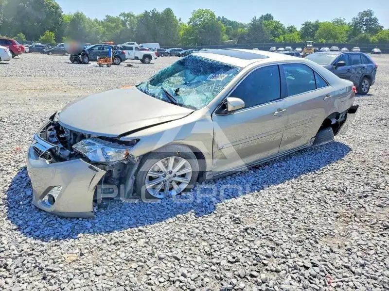 2014 Toyota CAMRY фото