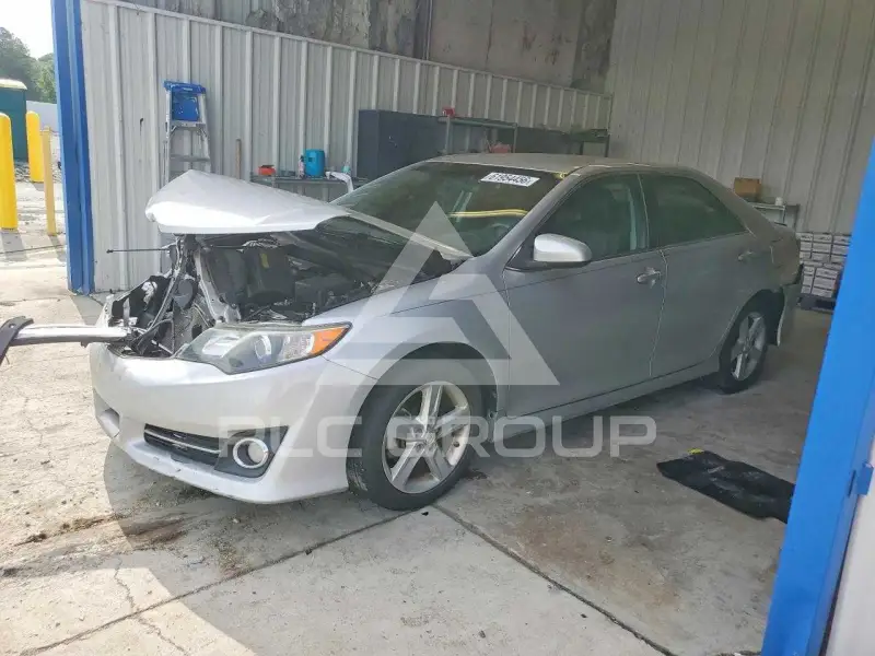2014 Toyota CAMRY фото