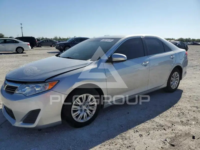 2014 Toyota CAMRY фото
