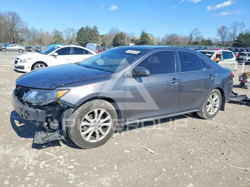 2014 Toyota CAMRY фото