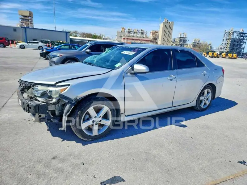 2014 Toyota CAMRY фото