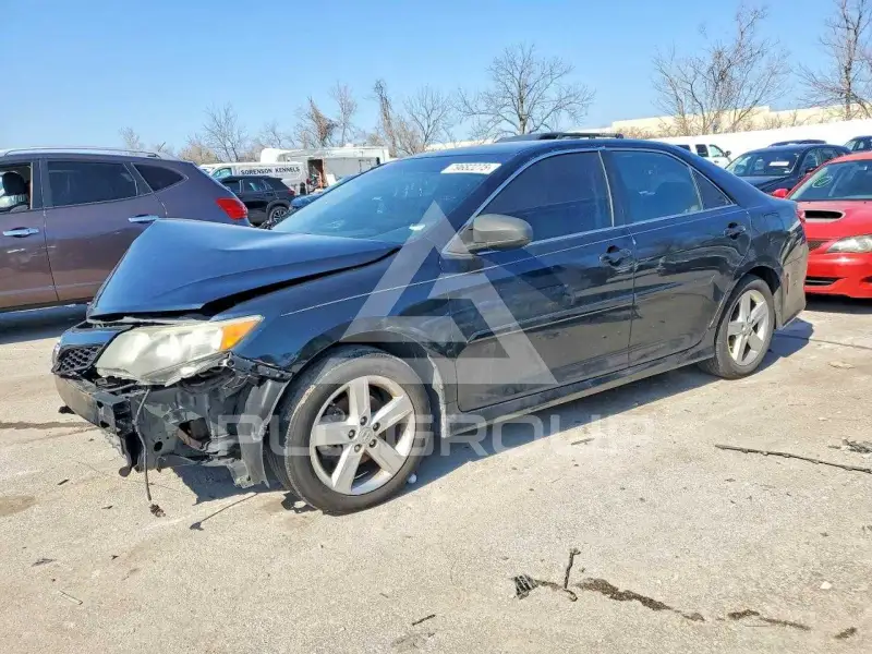 2014 Toyota CAMRY фото