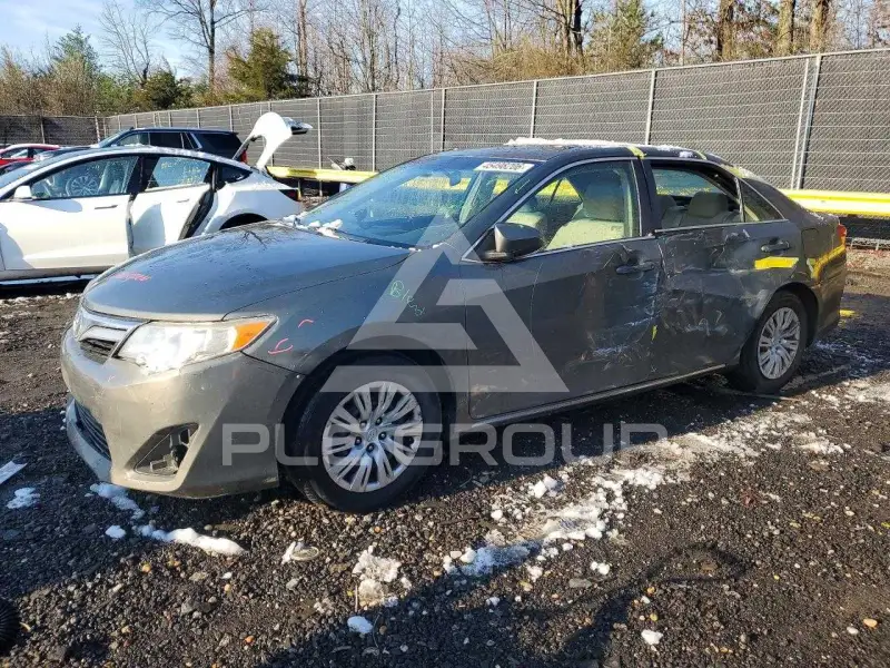 2014 Toyota CAMRY фото