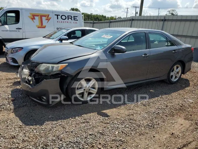 2014 Toyota CAMRY фото