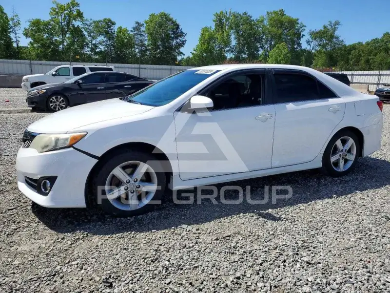2014 Toyota CAMRY фото