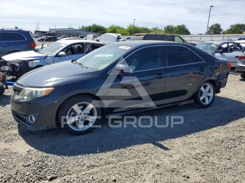 2014 Toyota CAMRY фото