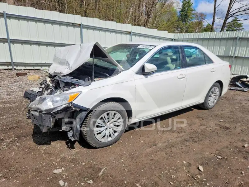 2014 Toyota CAMRY фото