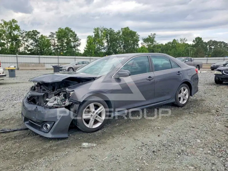 2014 Toyota CAMRY фото