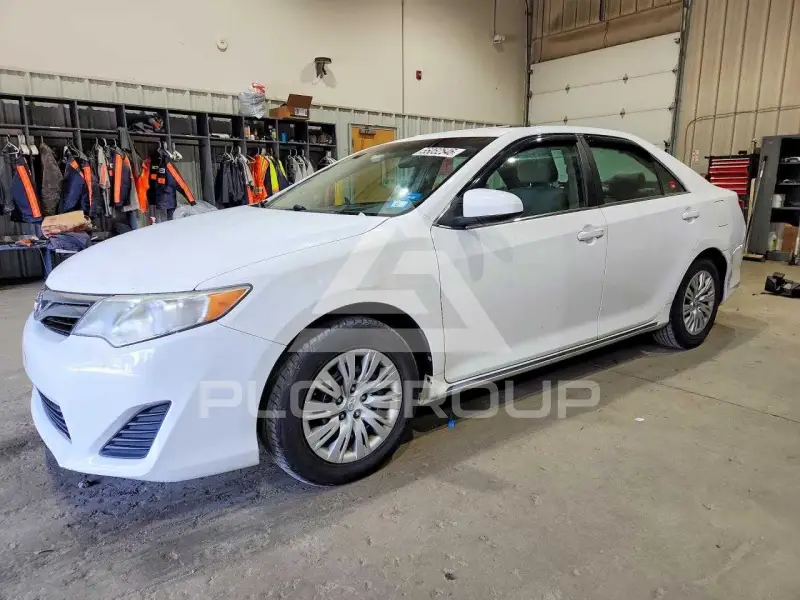 2014 Toyota CAMRY фото
