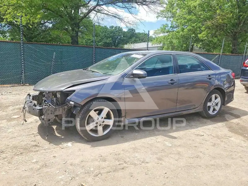 2014 Toyota CAMRY фото