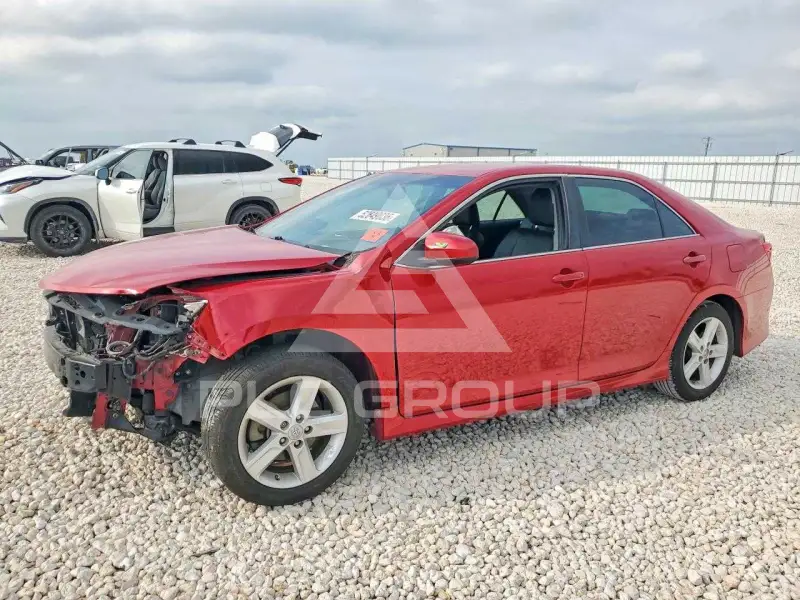 2014 Toyota CAMRY фото
