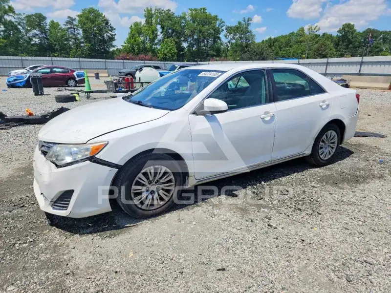 2014 Toyota CAMRY фото