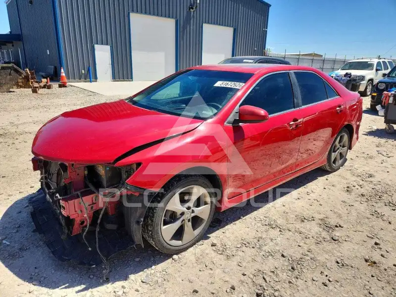 2014 Toyota CAMRY фото