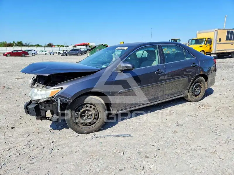 2014 Toyota CAMRY photo