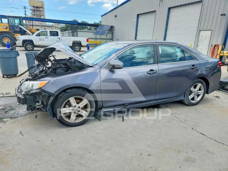 2014 Toyota CAMRY photo
