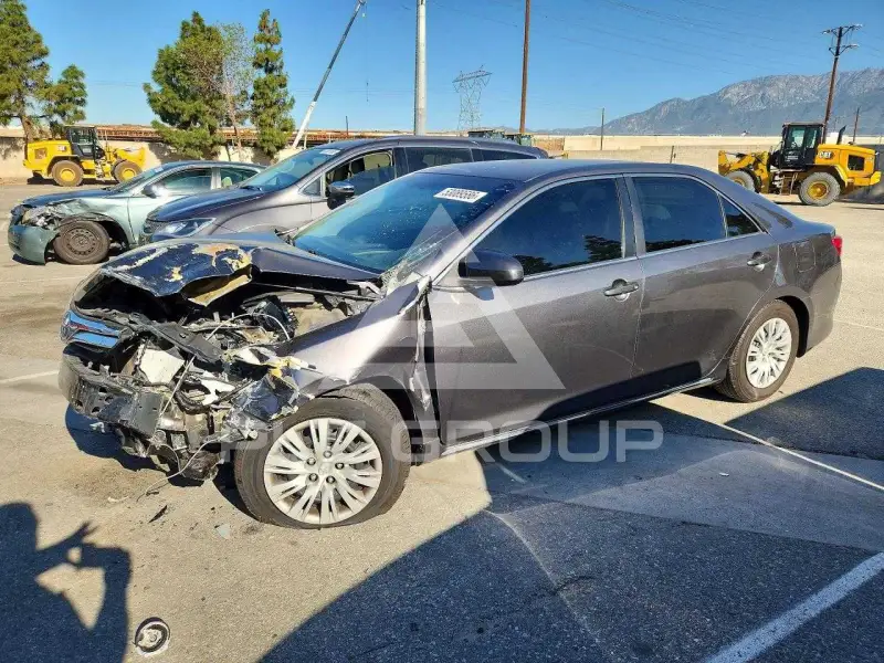 2014 Toyota CAMRY фото