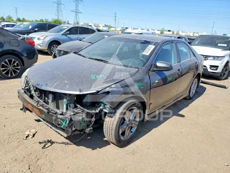 2014 Toyota CAMRY фото