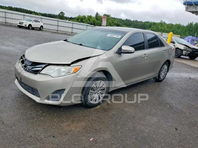 2014 Toyota CAMRY фото