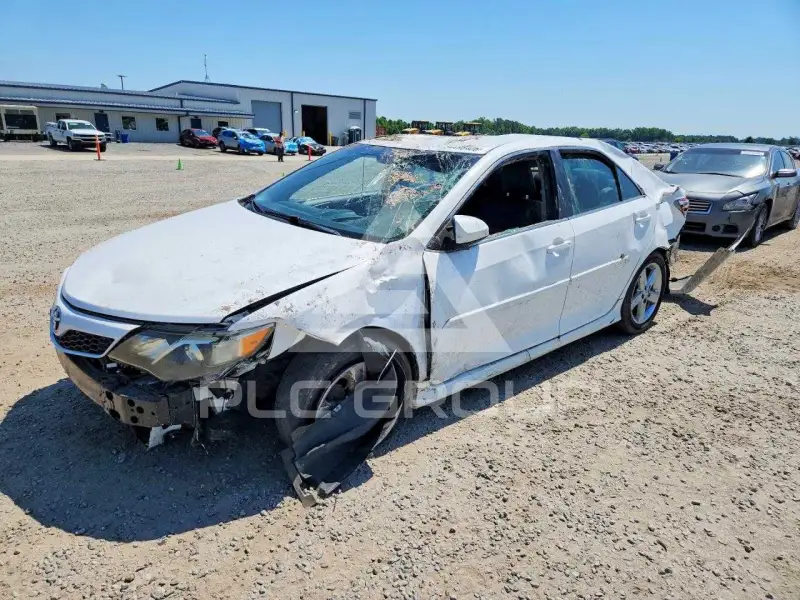 2014 Toyota CAMRY фото