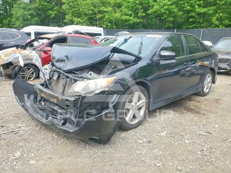 2014 Toyota CAMRY фото