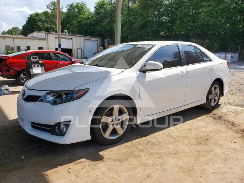 2014 Toyota CAMRY фото