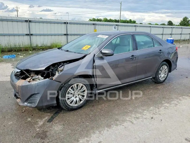 2014 Toyota CAMRY фото