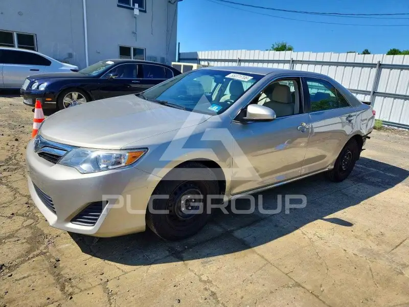 2014 Toyota CAMRY фото