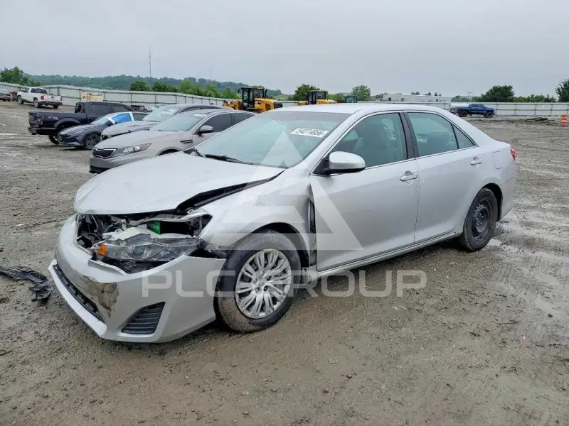 2014 Toyota CAMRY фото