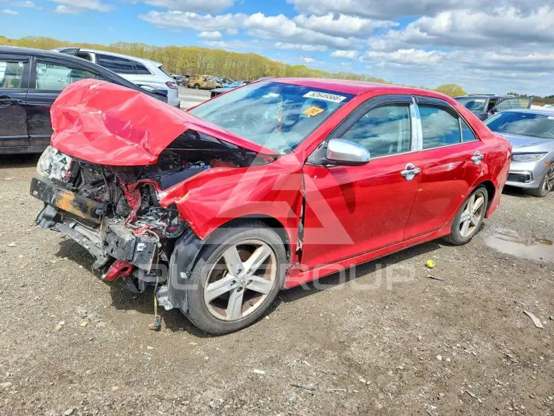 2014 Toyota CAMRY photo
