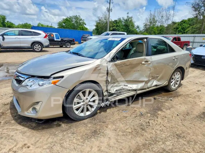 2014 Toyota CAMRY фото