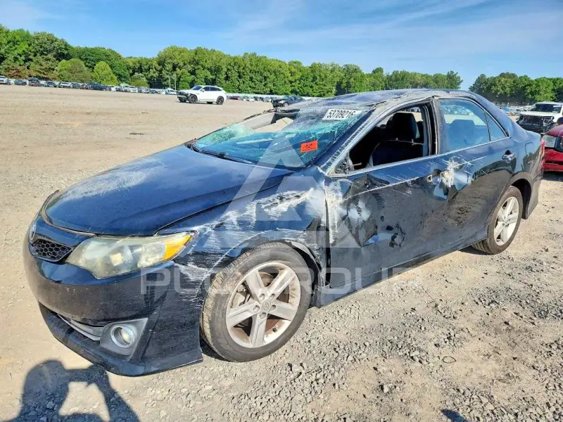 2014 Toyota CAMRY photo