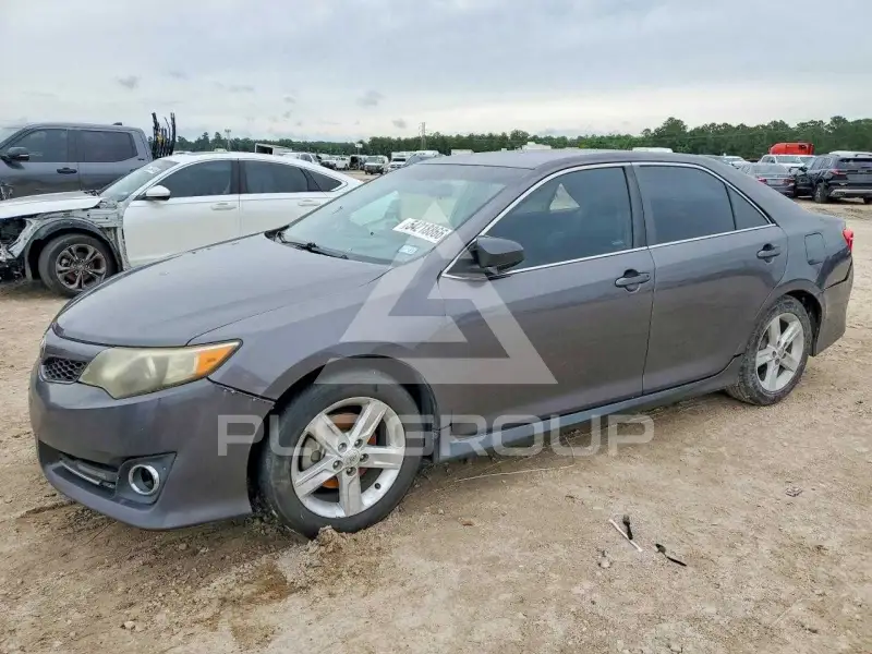 2014 Toyota CAMRY фото
